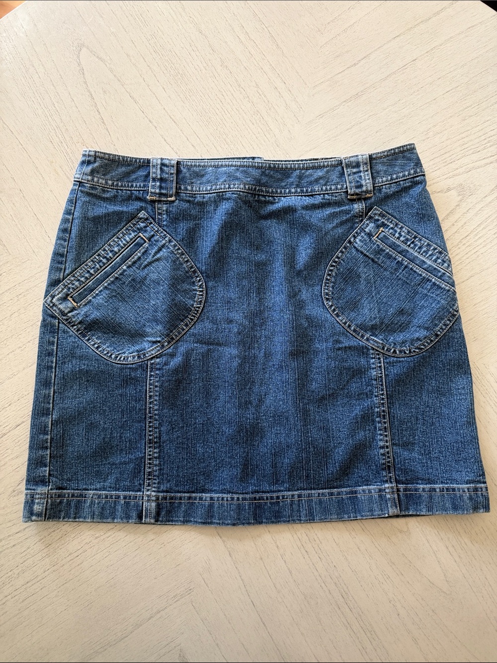 LOFT Dark Wash Denim Utility Mini Skirt - Size 12 - [PH1135]